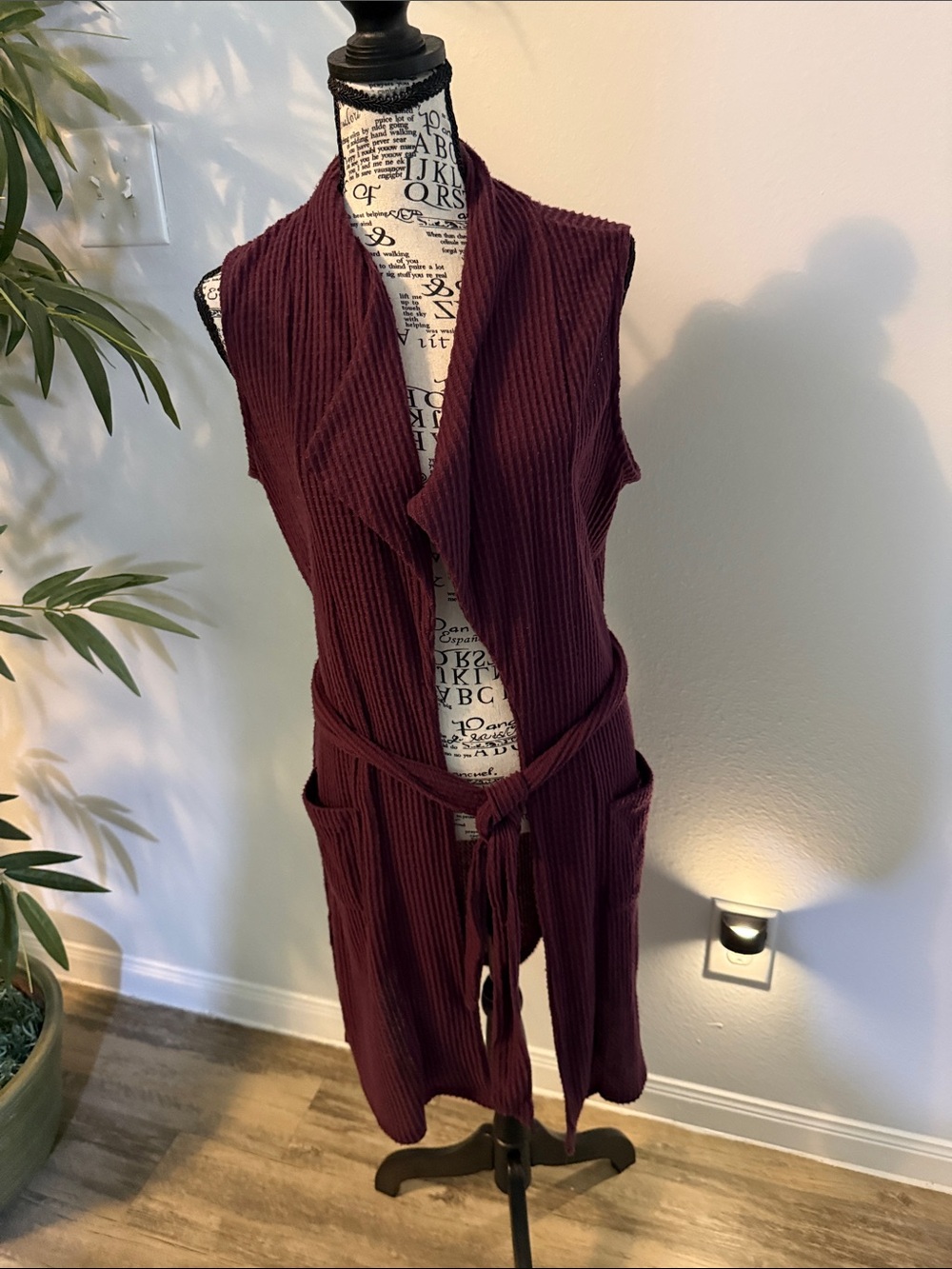 Sleeveless Ribbed Open-Front Cardigan Vest - Burgundy